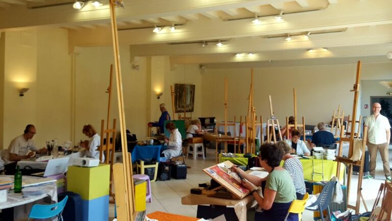 Lire la suite à propos de l’article VIE DE l’ASSO : Stage peinture 2019 à Autun